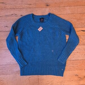 NWT 2014 American Eagle Outfitters Blue Crew Neck 'Jegging' Sweater